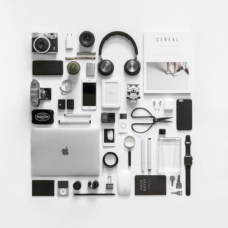 ✈️ Travel & Essentials