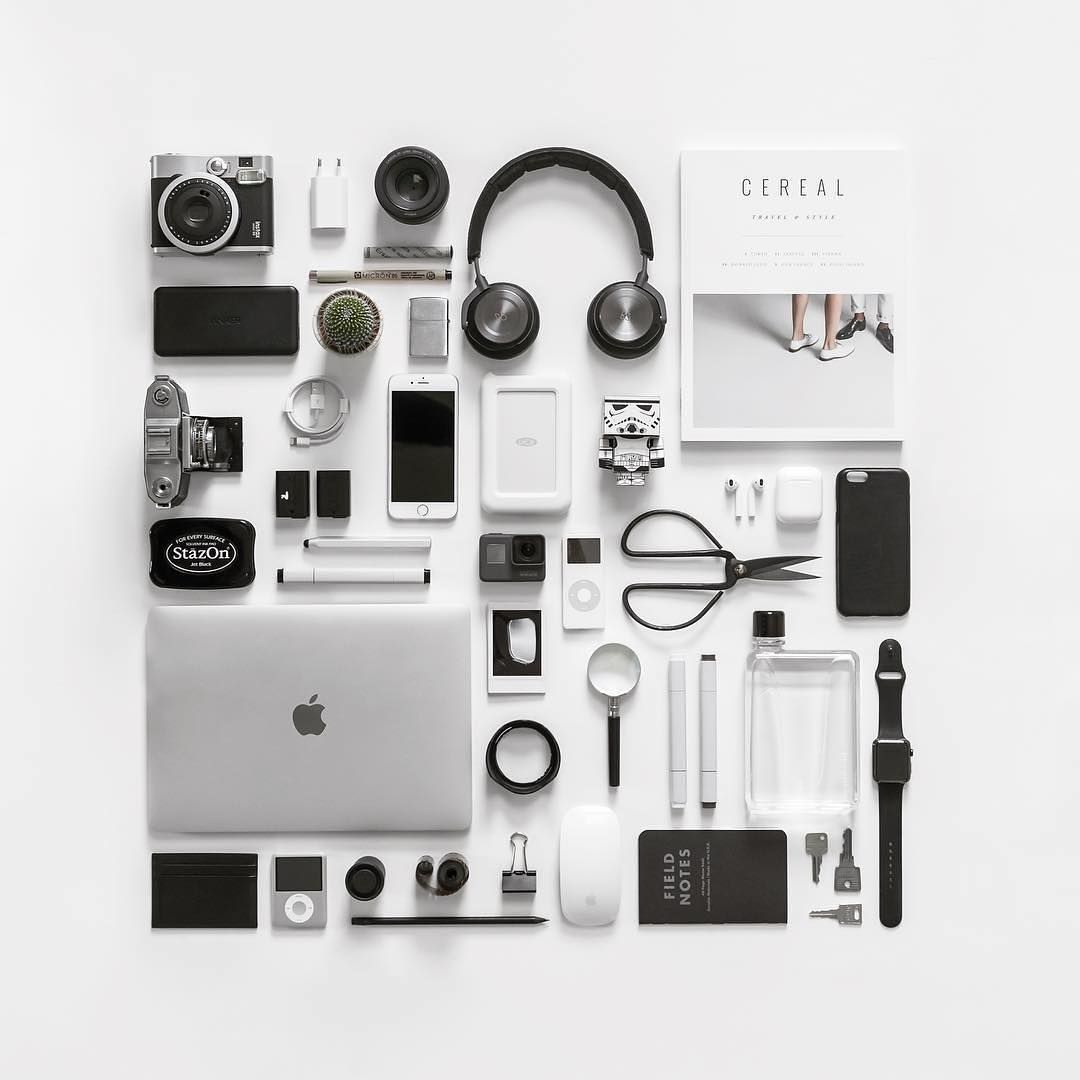 ✈️ Travel & Essentials